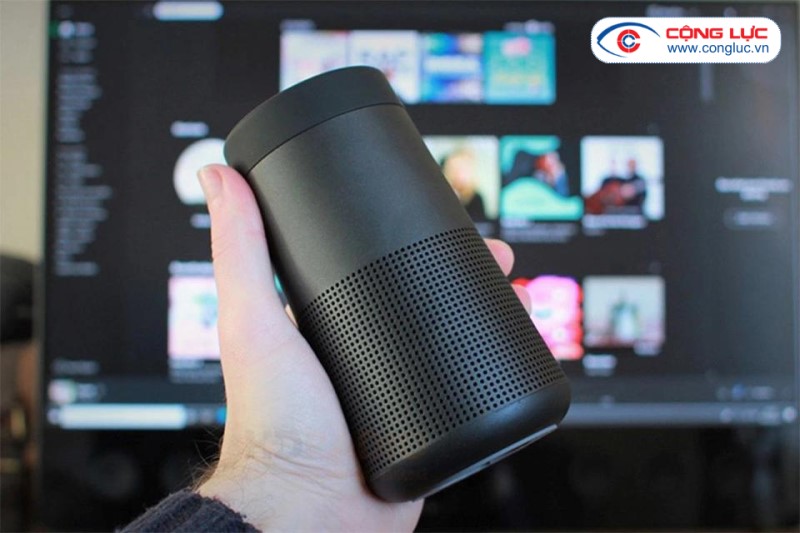 Loa Bose Soundlink Revolve II thiết kế cầm tay di động