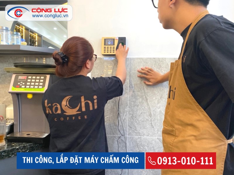 lắp máy chấm công vân tay cho quán cafe