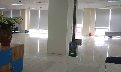 Lắp khoá kiểm soát cửa cho cửa kính cường lực 2 cánh tại Hải Phòng