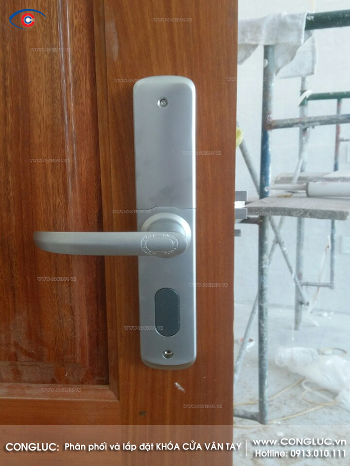 Lắp khóa cửa vân tay adel 5500 chung cư Hoàng Huy Hải Phòng