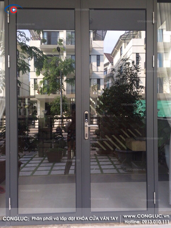 khóa vân tay cho cửa nhôm kính
