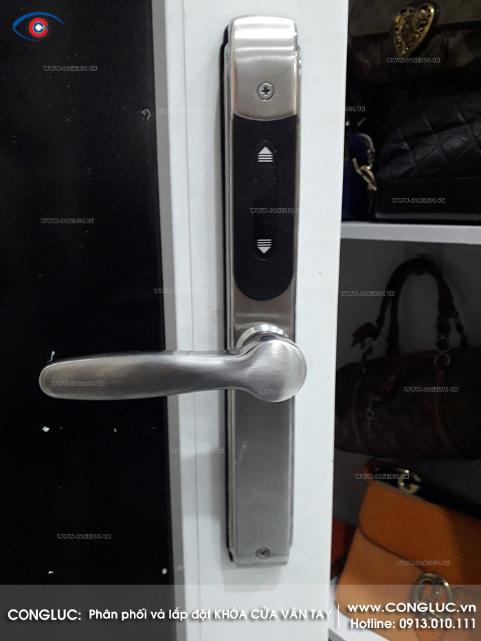 lắp đặt khóa cửa vân tay Nodias al03 gia đình tại hải phòng 2