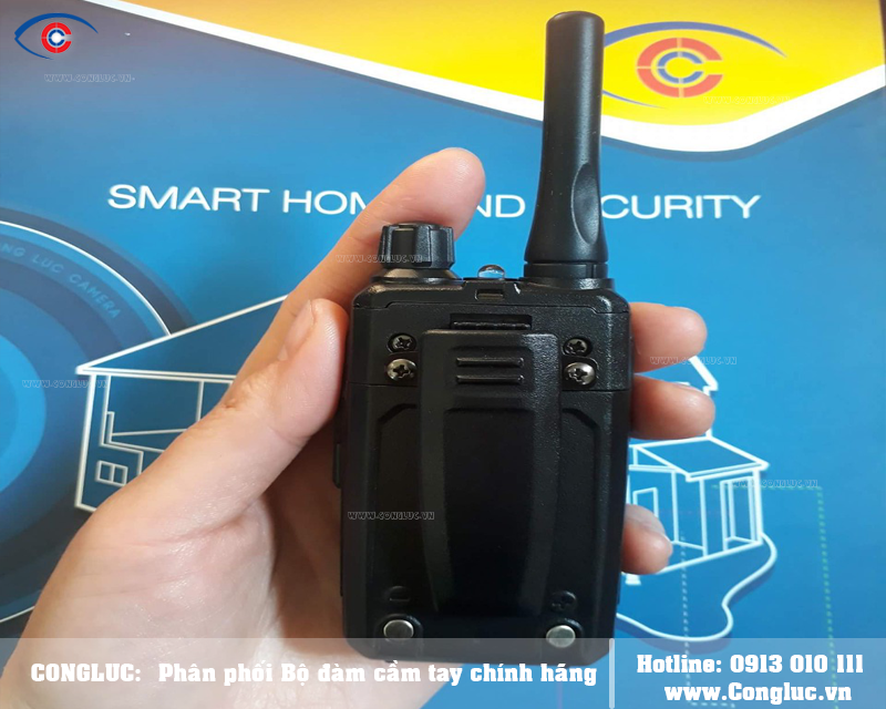 Mặt sau máy bộ đàm Kenwood chính hãng