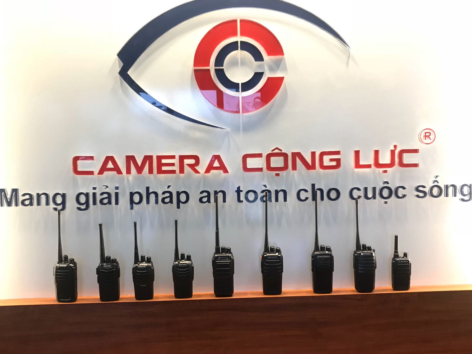 công ty phân phối máy bộ đàm cầm tay cộng lực