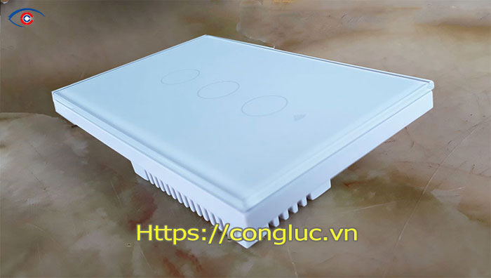 Công tắc điện cảm ứng bằng wifi 3 nút