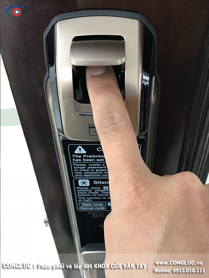 Lắp khóa cửa vân tay Samsung cho công ty cổ phần đầu tư Sao Đỏ Hải Phòng