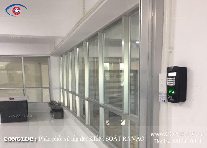 Lắp đặt thiết bị kiểm soát ra vào dấu vân tay công ty KEIN HING MURAMOTO Việt Nam