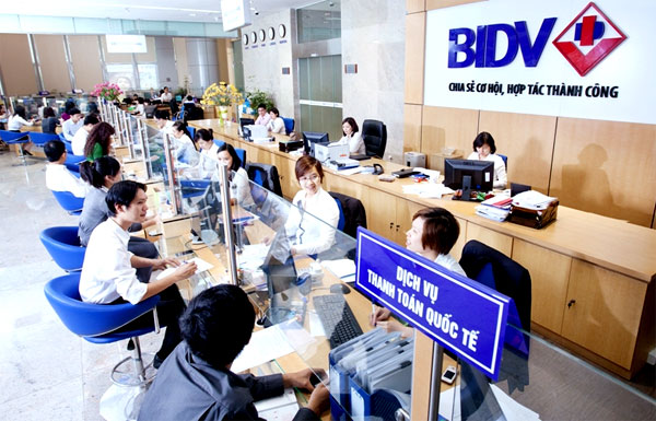 Lắp đặt hệ thống kiểm soát cửa ra vào ngân hàng