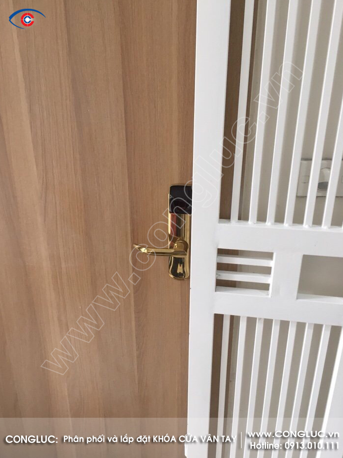 Lắp khóa cửa vân tay Adel US 36 tại Hải Phòng