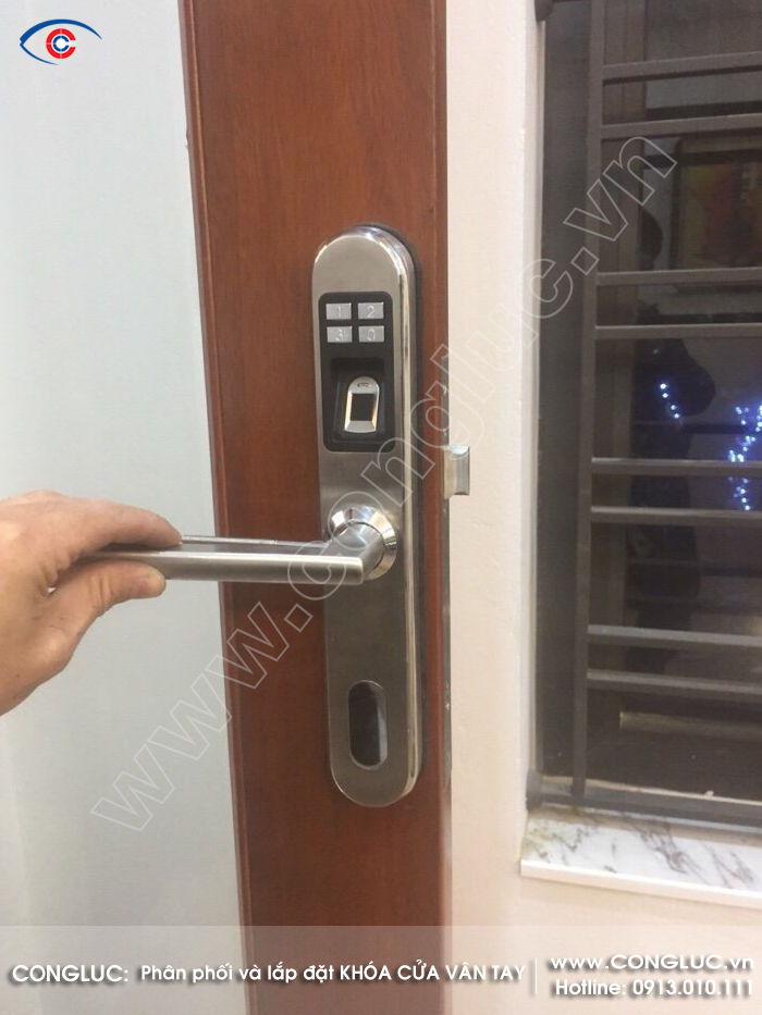 lắp khóa vân tay adel 5800 căn hộ chung cư