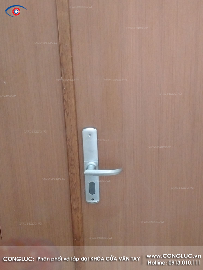 Lắp khóa cửa vân tay thẻ từ mật mã giá rẻ tại hải phòng
