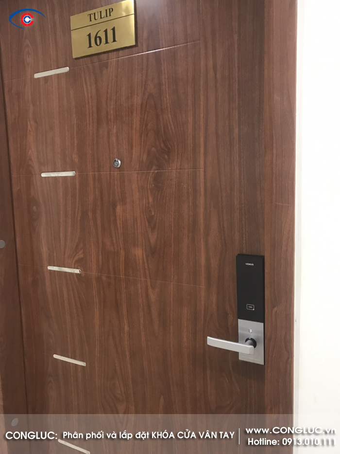 Lắp đặt khóa cửa từ Unicor UN-7000SK cho khách sạn ở Hải Phòng