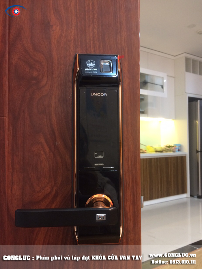 lắp khóa vân tay UNICOR UN-9000BWSK-F-UNE1 căn hộ chung cư
