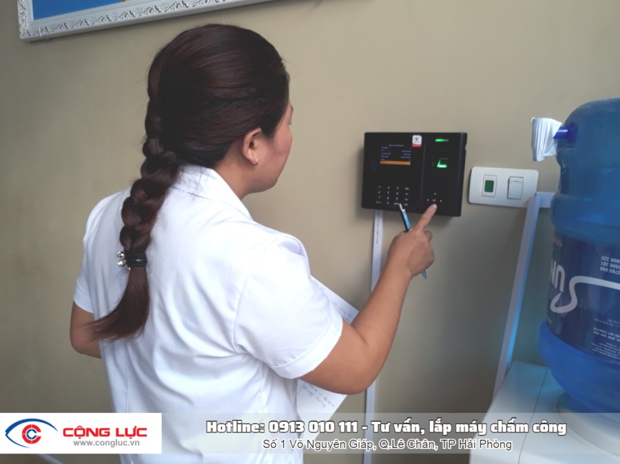 Cộng Lực lắp đặt máy chấm công vân tay Ronald Jack X958C giá rẻ