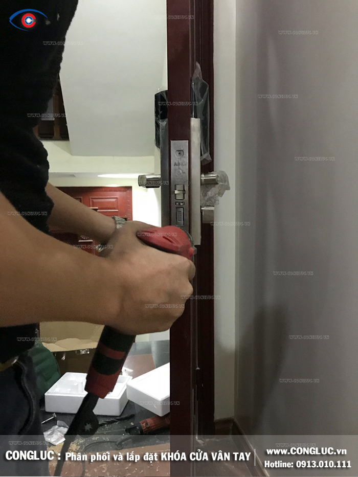 Lắp khóa cửa khách sạn Adel tại Văn Cao Hải Phòng