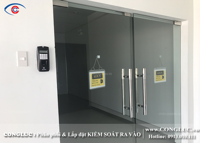 lắp kiểm soát ra vào khu công nghiệp tràng duệ công ty đông đô electronics