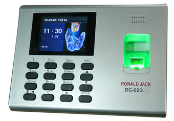 Lắp máy chấm công vân tay Ronald Jack DG600 tại Công ty Thiên Sơn