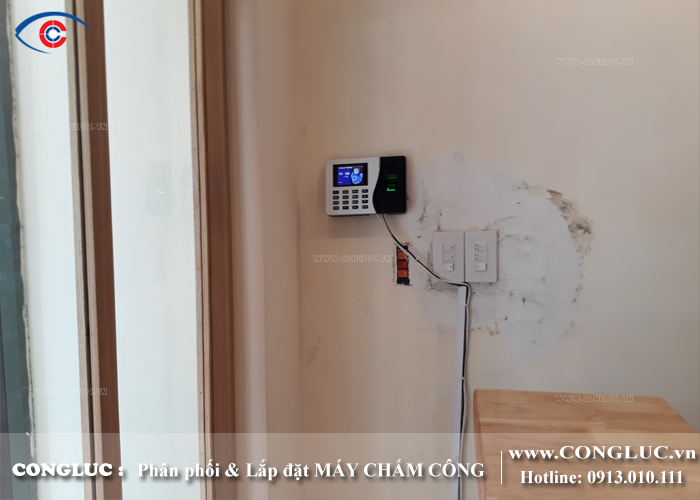 lắp máy chấm công vân tay cho nhà hàng lẩu nướng Fuku 93 Văn Cao