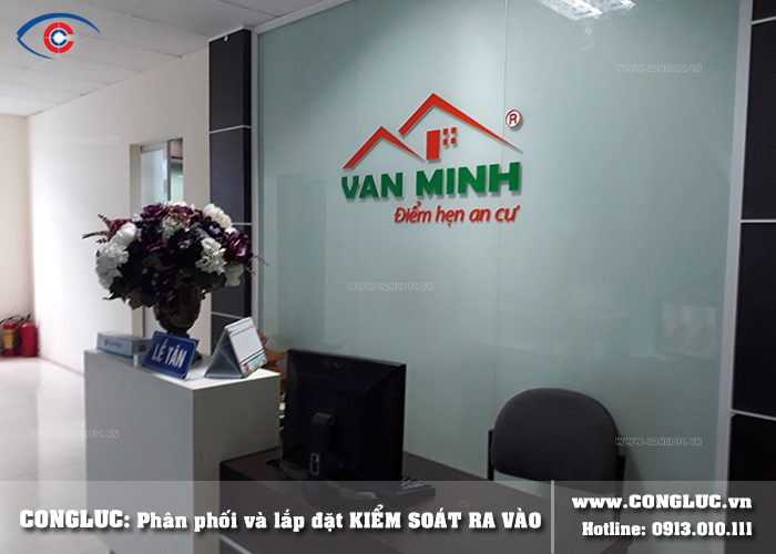 Hình ảnh lắp kiểm soát ra vào văn phòng nhà đất Văn Minh